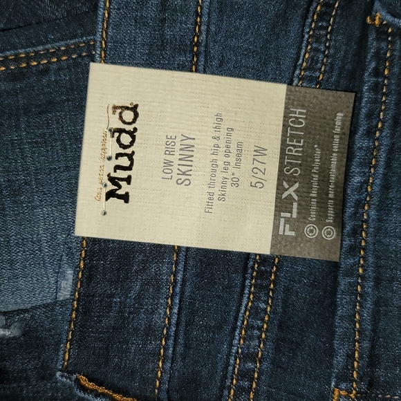 Low-rise skinny jeans by Mudd - Picture 5 of 5